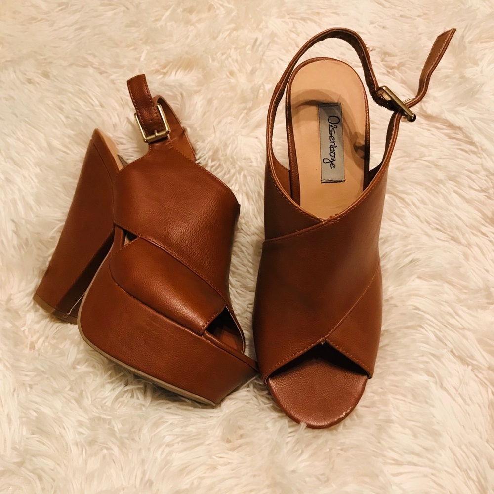 Cognac chunky heels